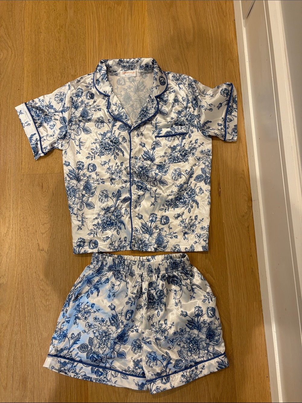 Kids Floral Blue and White SilkShort Pajama Set size 10
